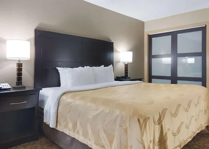 Quality Inn Magnolia