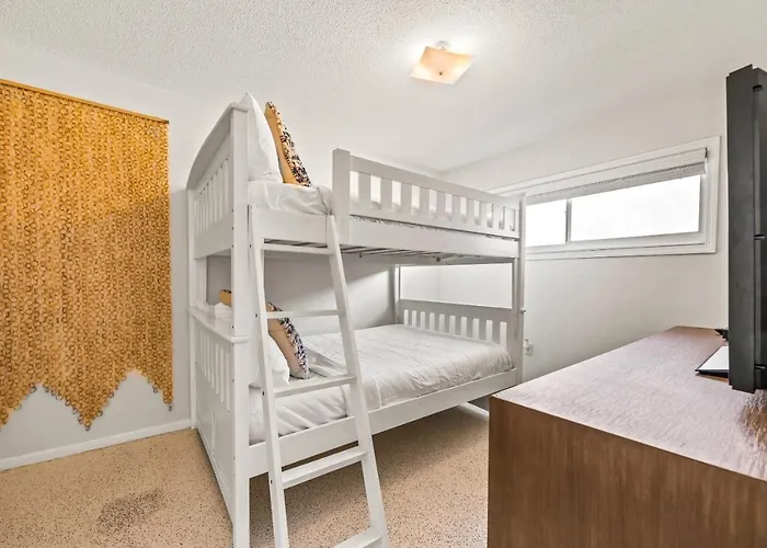 Bali Hai Beachfront Resort And Spa Holmes Beach