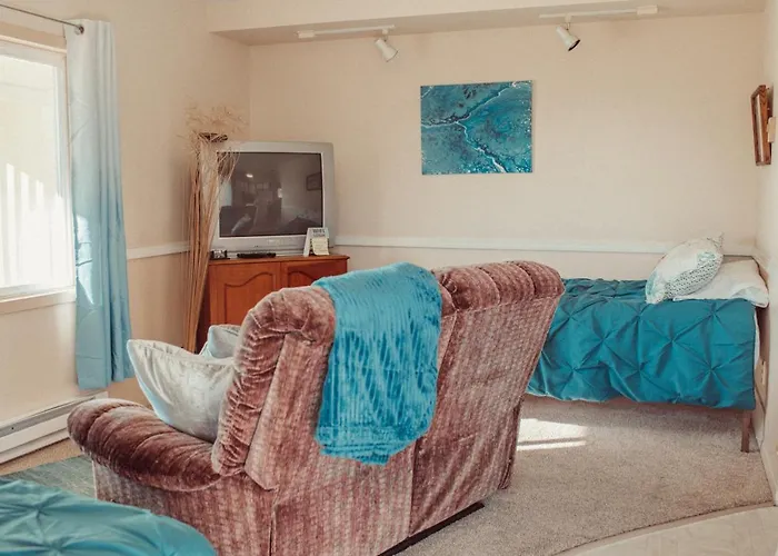 Pioneer Inn Downtown Homer