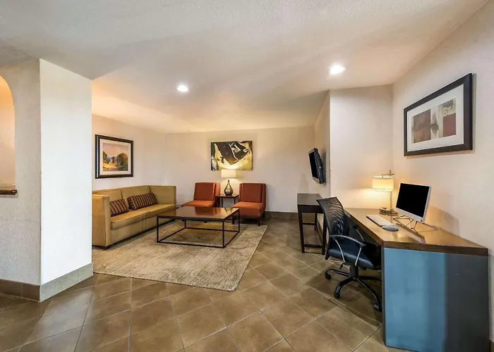 Quality Inn & Suites Garland - East Dallas