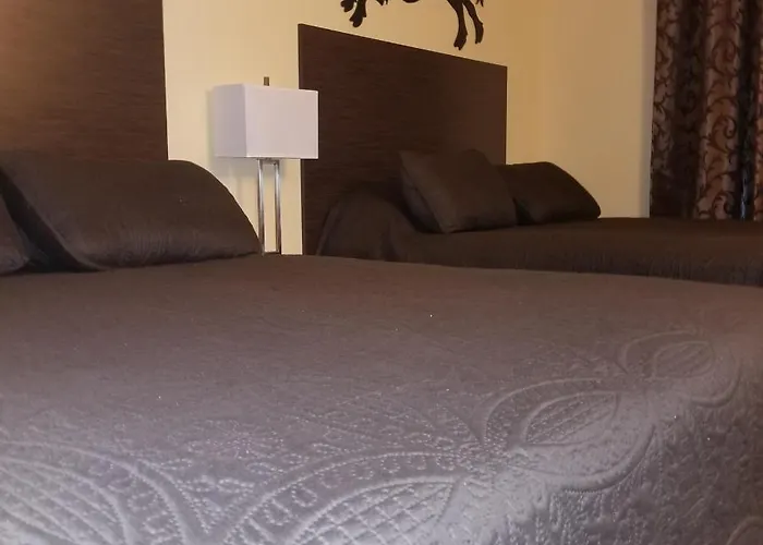 Frontier Lodge Lander