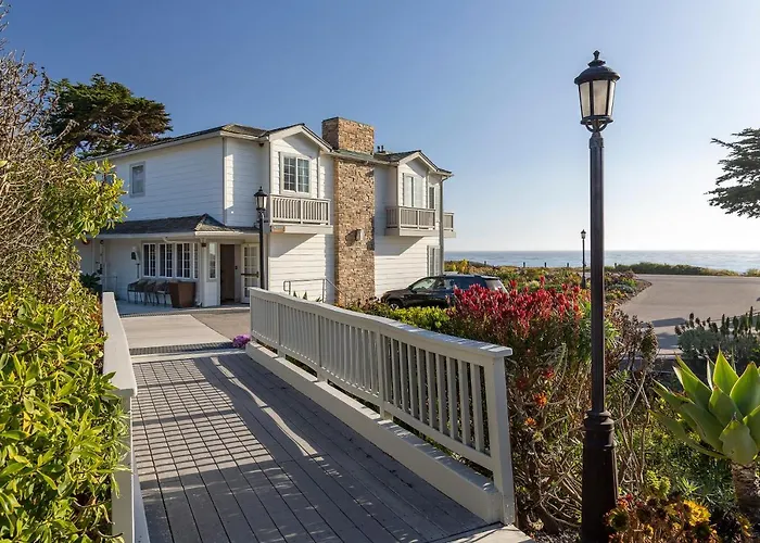 Pelican Inn & Suites Cambria