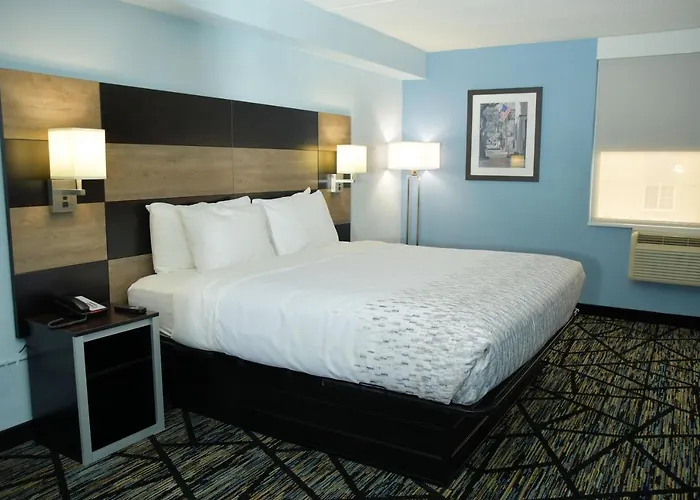 Clarion Pointe Jacksonville Near Camp Lejeune