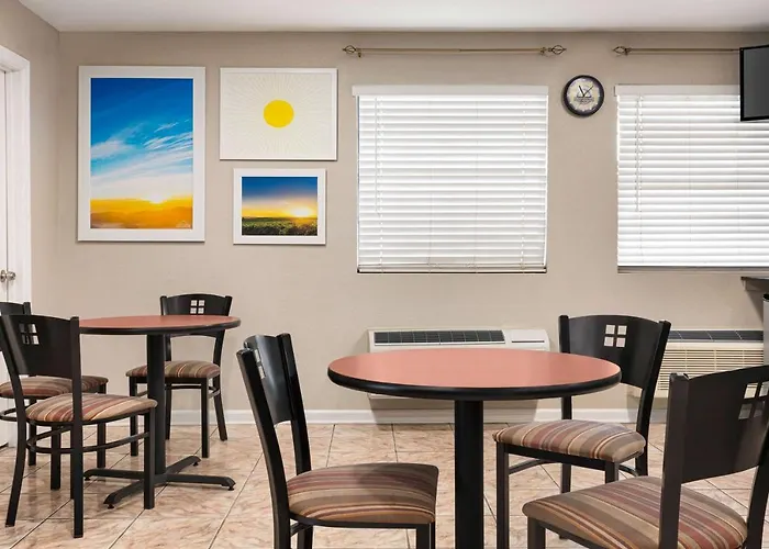 Days Inn By Wyndham Demopolis