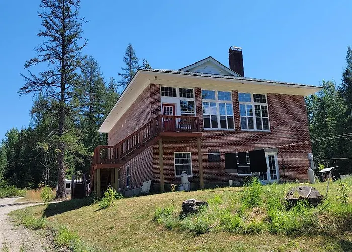 The Colburn Schoolhouse - Literature Suite Sandpoint