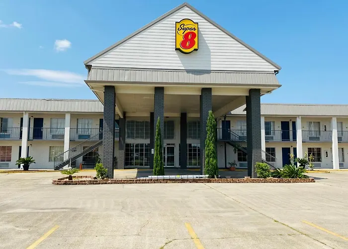 Super 8 By Wyndham New Iberia Motel