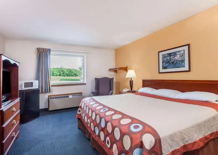 Super 8 By Wyndham Lexington Hamburg Area Hotel