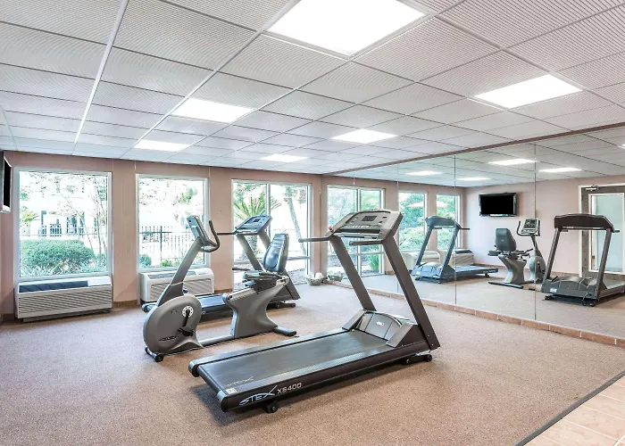 Ramada By Wyndham Luling Hotel