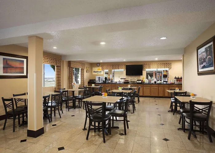 Days Inn By Wyndham Dallas Irving