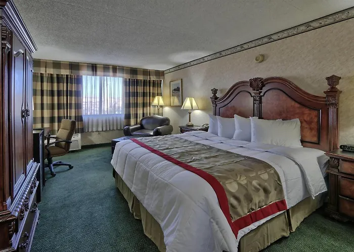Ramada By Wyndham Albuquerque Midtown Hotel