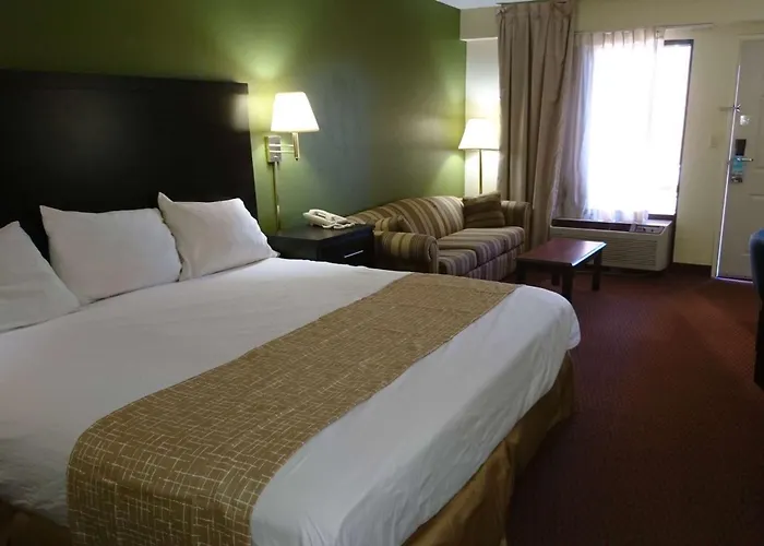 Travelodge By Wyndham Knoxville East