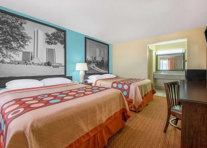 Super 8 By Wyndham Tulsa - Route 66 Hotel