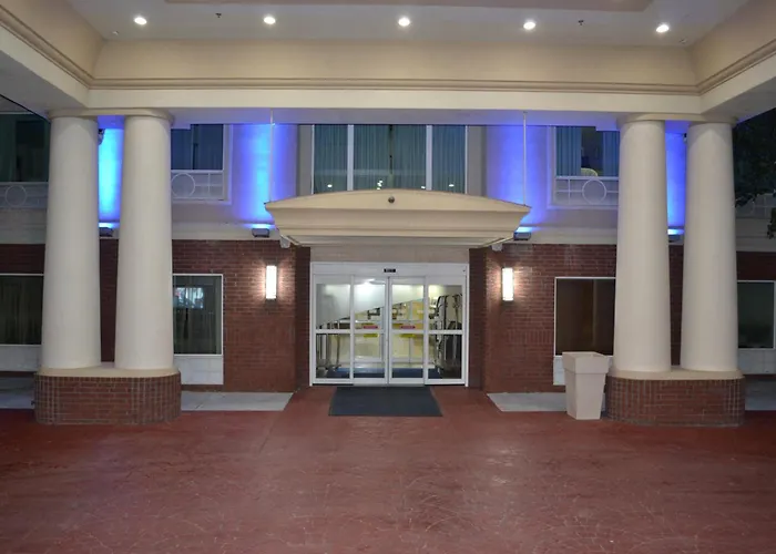 Holiday Inn Express Hotel & Suites Gainesville By Ihg