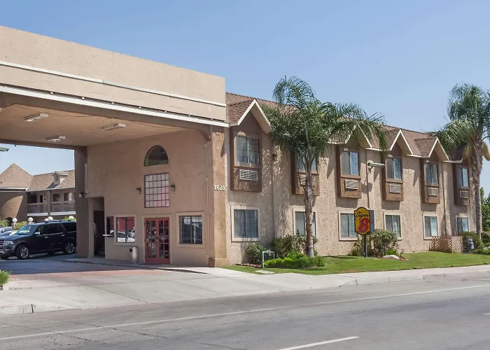 Super 8 By Wyndham Bakersfield South Ca Motel