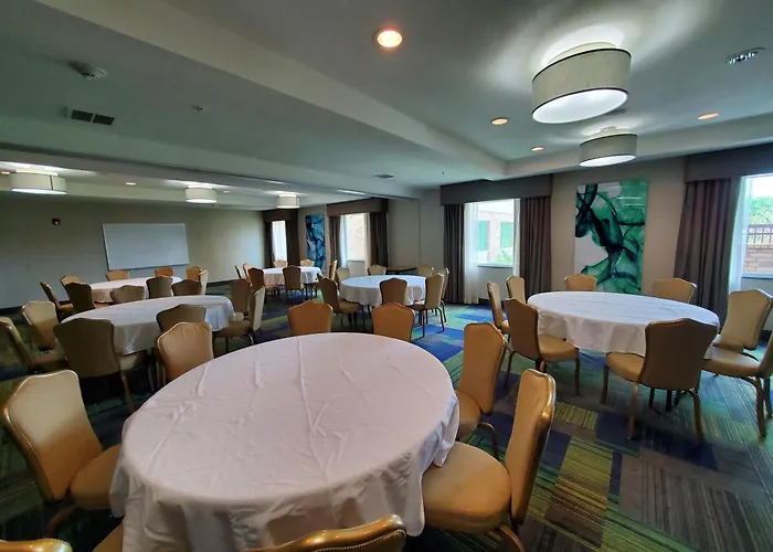 Holiday Inn Express Pearland By Ihg