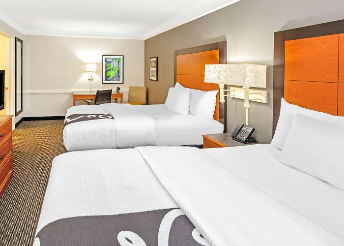 La Quinta Inn & Suites By Wyndham Wichita Falls Airport Area