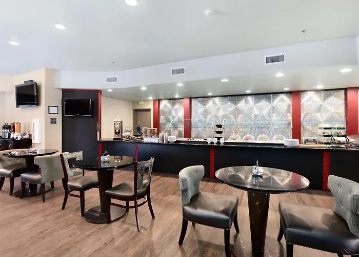 Best Western Premier Crown Chase Inn & Suites Denton