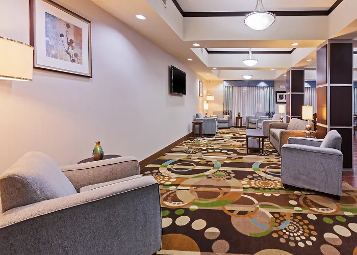 Holiday Inn Express & Suites Cleveland By Ihg