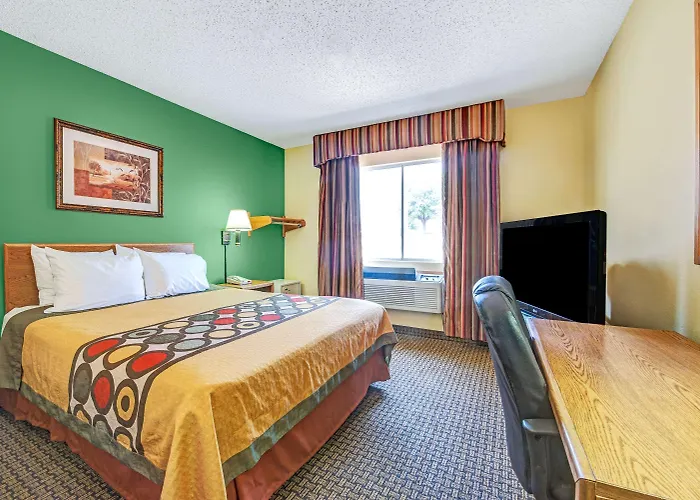 Super 8 By Wyndham Mckinney/Plano Area