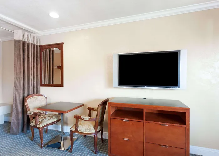 Travelodge By Wyndham El Cajon