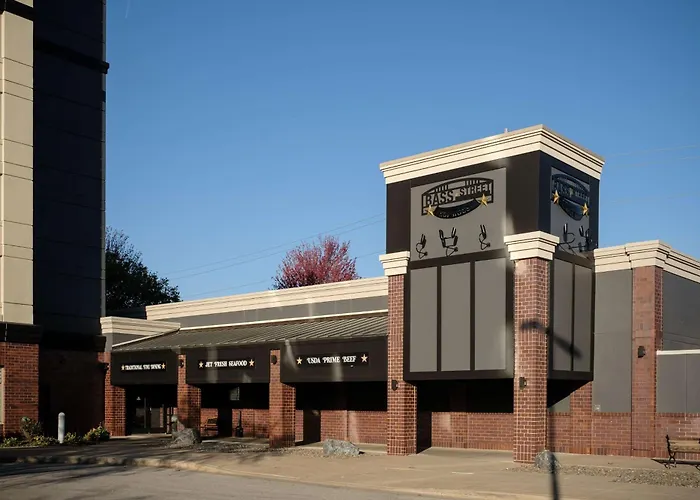 Wyndham Moline On John Deere Commons Hotel