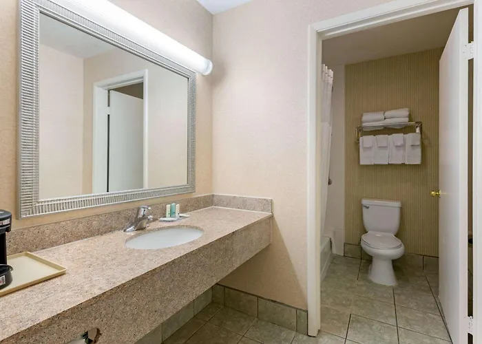 Quality Inn & Suites Oceanside Near Camp Pendleton