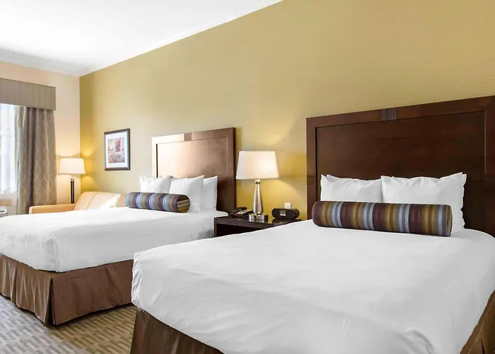 The Oaks Hotel & Suites Paso Robles