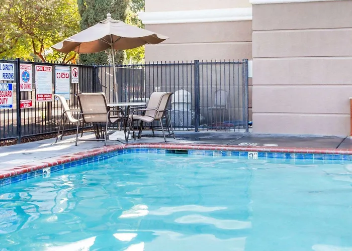 Comfort Suites Clovis - Fresno