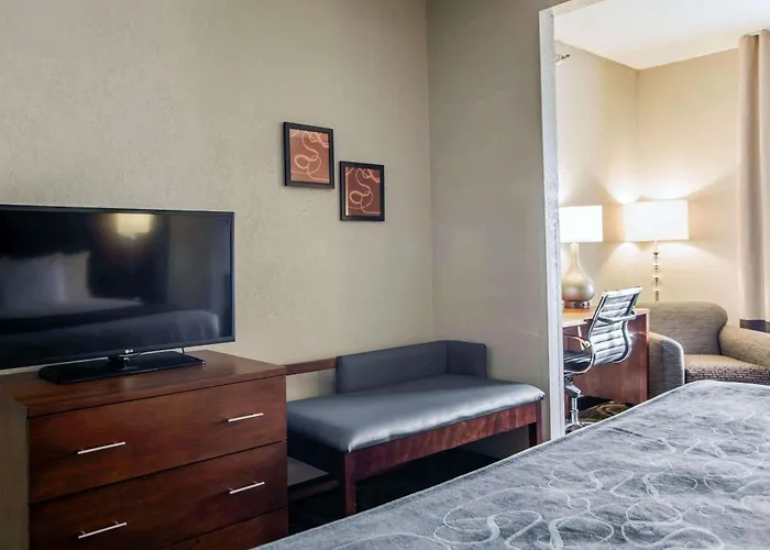 Comfort Suites Pineville - Ballantyne Area