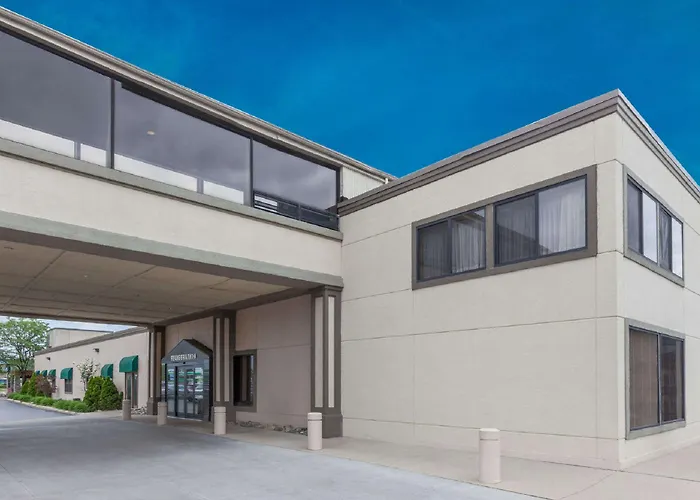 Wyndham Garden Sterling Heights Hotel