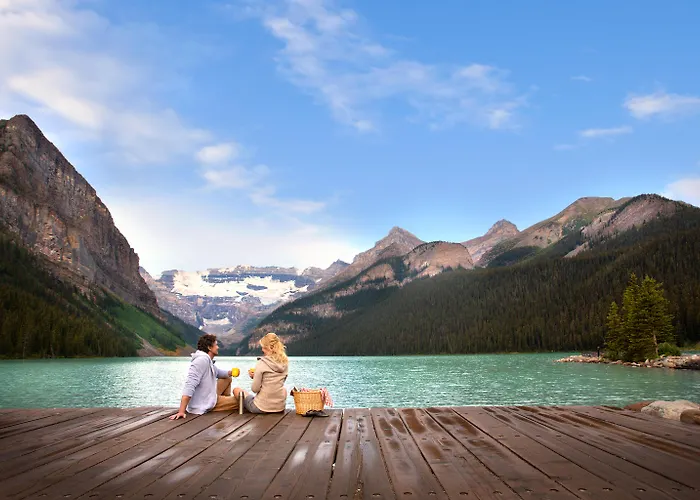 Lake Louise Hotels