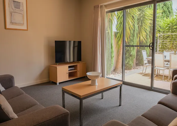 Kingscote Hotels