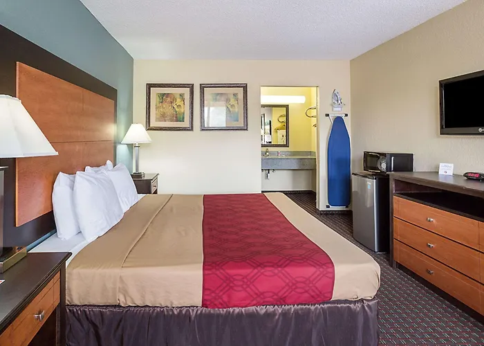 Econo Lodge Gallatin - Metro Nashville