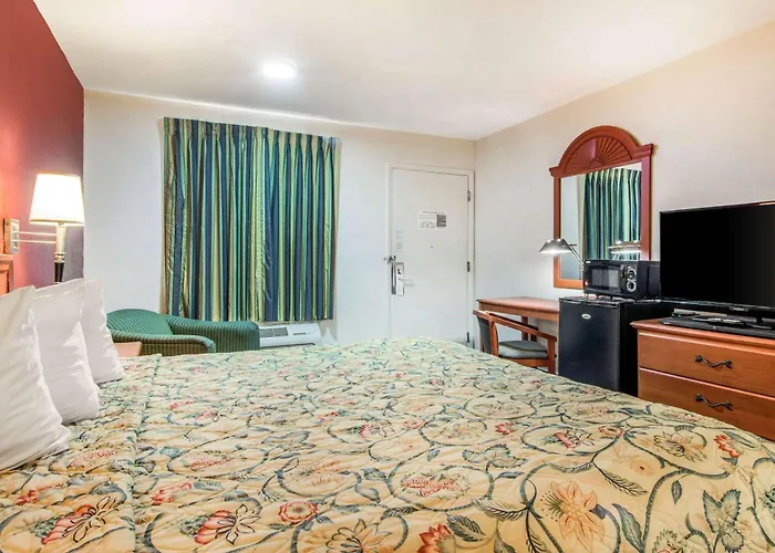 Rodeway Inn La Grange East