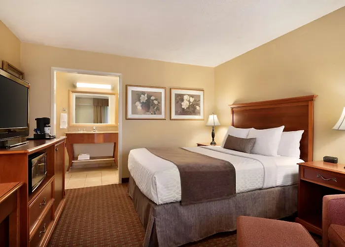 Baymont By Wyndham Culpeper Hotel