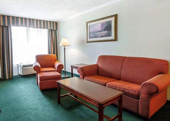 Clarion Inn & Suites Dothan South