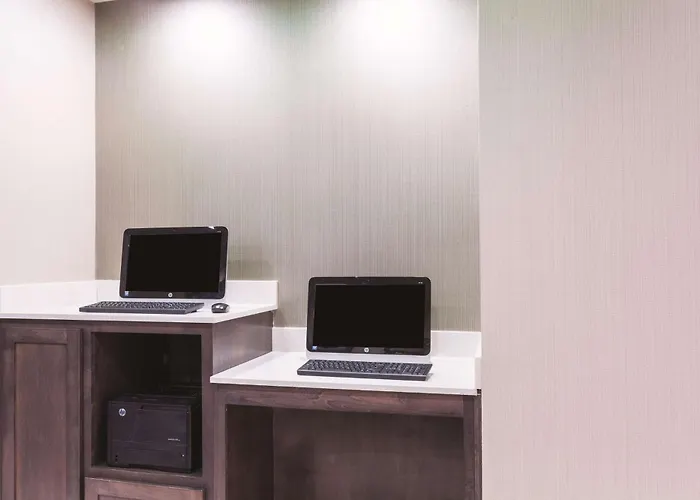 La Quinta By Wyndham Hopkinsville