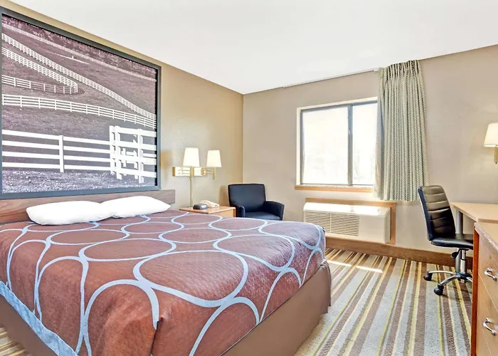 Super 8 By Wyndham Louisville Airport