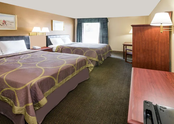 Super 8 By Wyndham Columbus Hotel