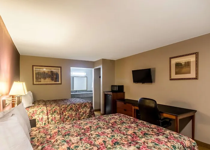 Rodeway Inn Arlington Entertainment District Area