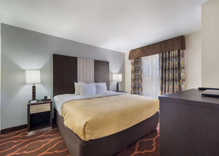 Quality Inn & Suites Huntsville Research Park Area