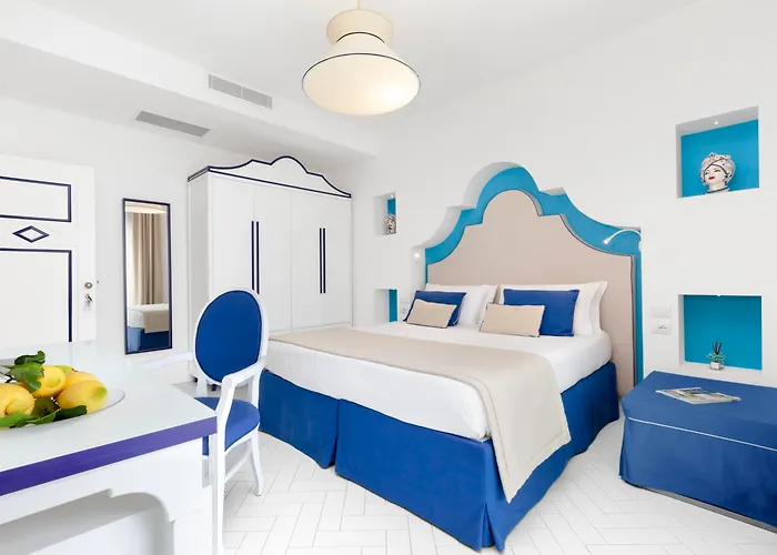 Meta Hotels