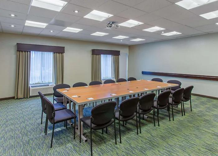 Hampton Inn & Suites Roseville