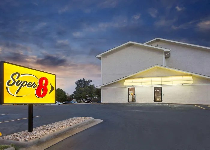 Super 8 By Wyndham Columbus Airport Hotel