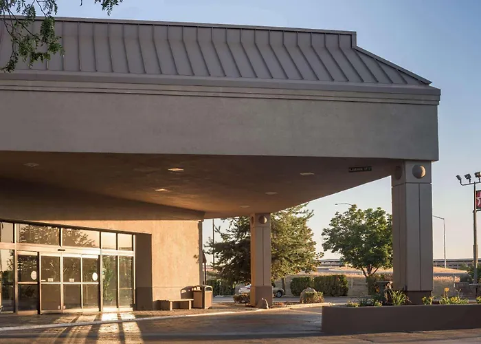 Ramada By Wyndham Boise Hotel