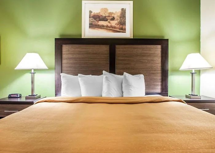 Quality Inn & Suites Champaign North - Urbana