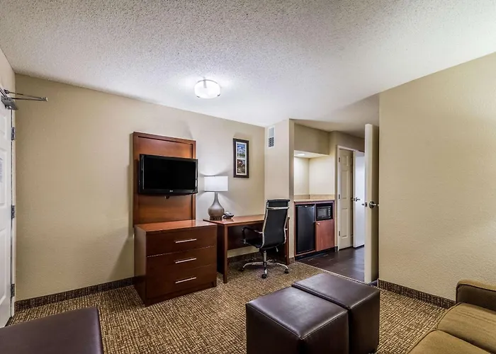 Comfort Inn & Suites Dayton North