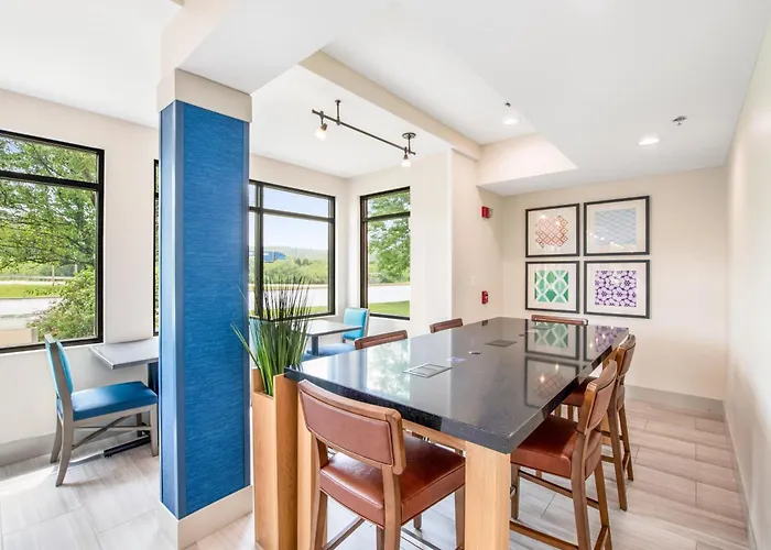 Holiday Inn Express - Delafield By Ihg