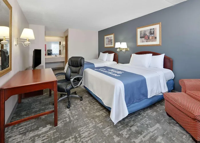 Days Inn & Suites By Wyndham Bentonville