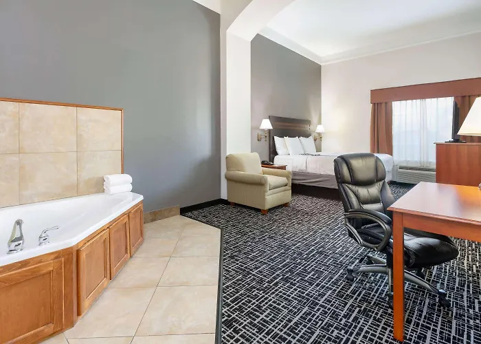 La Quinta By Wyndham I-20 Longview South Hotel